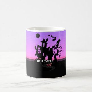 Taza De Café Noche de bruja y murciélagos cazan casa en la pues