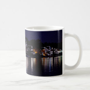 Taza De Café Noche en la fila de la casa barco