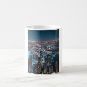Taza De Café Noche: impresionantes luces de la ciudad y frente 