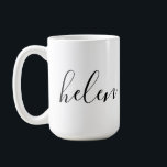 Taza De Café Nombre de guión Regalo personalizado Negro Blanco<br><div class="desc">Una hermosa botella de agua con un nombre personalizado en una fuente de escritura moderna y elegante. En negro y blanco. Maravilloso como regalo para el Día de la Madre,  vacaciones,  cumpleaños,  inauguración o dama de honor.</div>