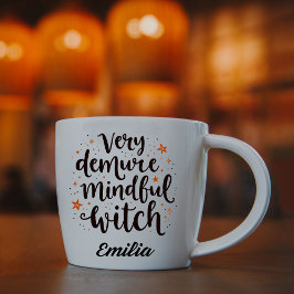Taza De Café Nombre de Halloween de Brujas Sassy Muy Demuestra
