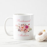 Taza De Café Nombre de la dama de honor de la flor rosa acuarel<br><div class="desc">Acuarela Rosa Rubor Floral Bridesmaid Nombre Mug</div>