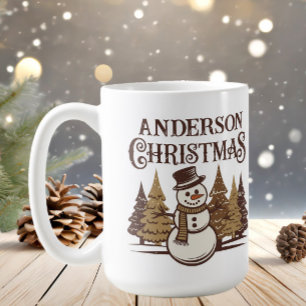 Taza De Café Nombre de la familia Pino Hombre de nieve Navidad