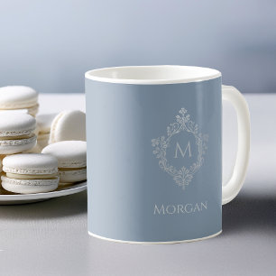 Taza De Café Nombre de monograma azul polvoriento elegante cres
