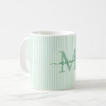 Taza De Café Nombre de Monograma de Franja Verde Moderna<br><div class="desc">Comienza tu mañana con estilo con esta taza de café personalizada a rayas verdes, diseñada para brindar un encanto atemporal a cada sorbo. Con un suave fondo a rayas verdes y blancas, esta elegante taza está personalizada con la inicial de tu monograma y tu nombre completo en una fuente de...</div>