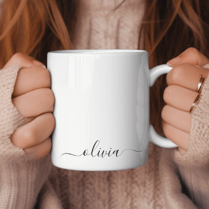Taza De Café Nombre de monograma de guion femenino blanco y neg