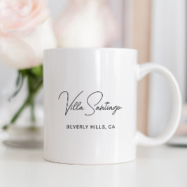 Taza De Café Nombre de Residencia Monograma Chic Script