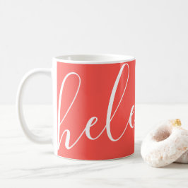 Taza De Café Nombre de script moderno en coral personalizado