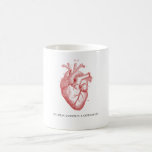 Taza De Café Nombre del Cardiólogo Anatómico Personalizado del<br><div class="desc">Ilustracion anatómico de corazón cientifico taza de café para una oficina médica que personalizar con el nombre de la clínica o su nombre. Perfecto para una clínica de cardiología o práctica de oficina. Corazón anatómico rojo. Vea la colección completa de cardiólogos con materiales de negocios coincidentes en: https://www.zazzle.com/collections/cardiologist_anatomical_heart_medical_practice-119216935416790354</div>