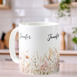 Taza De Café Nombre en rosa beige de flores silvestres