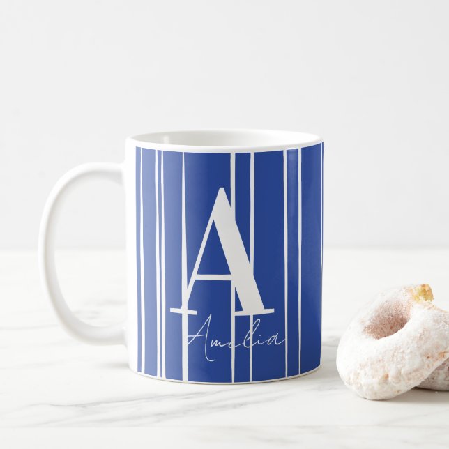 Taza De Café Nombre moderno de monograma azul (Con donut)