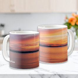 Taza De Café Nombre personalizado de nubes de atardecer naranja