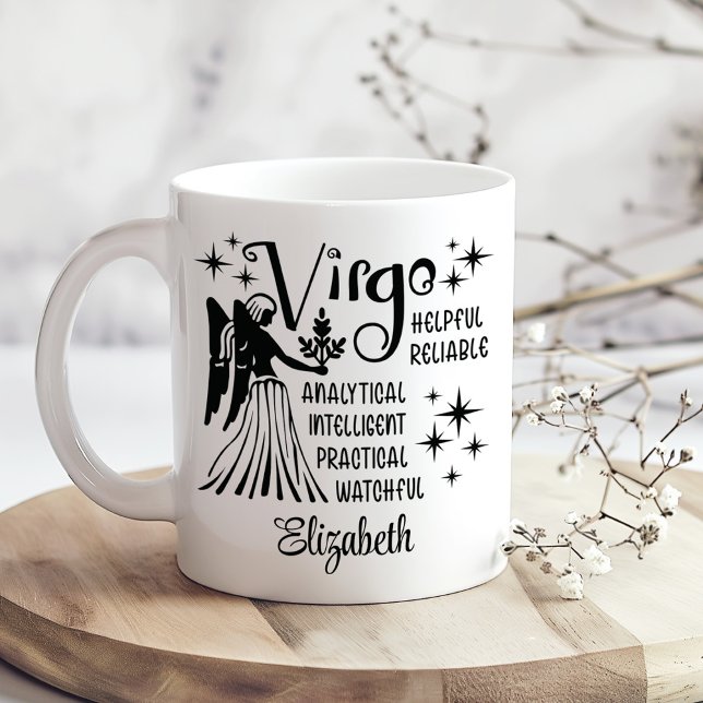 Taza De Café Nombre personalizado de Virgo Zodiac Horoscope (Virgo Zodiac Horoscope Custom Name Coffee Mug on a boho wooden kitchen table with tiny dry flowers.)
