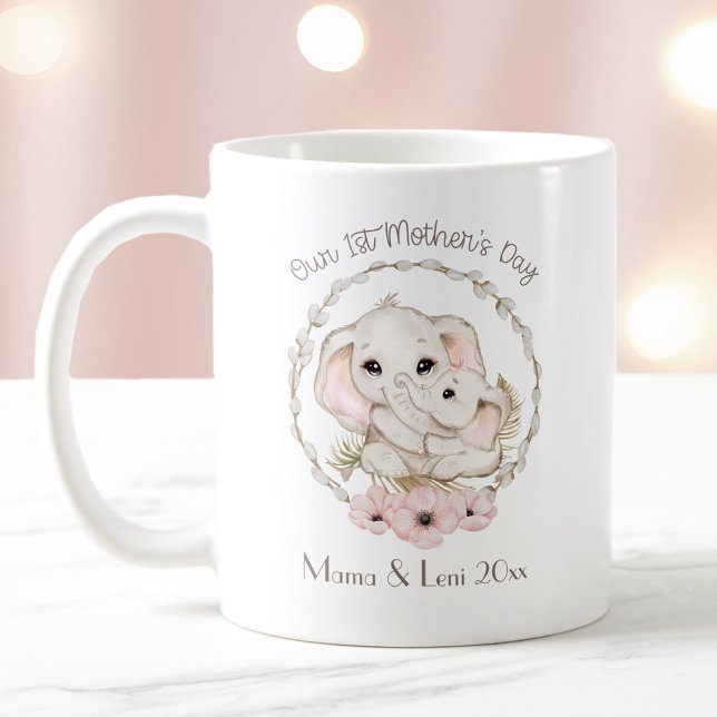Taza De Café Nombre personalizado del elefante del primer día d (First Mother's Day Girl Elephant Personalized Name Coffee Mug)