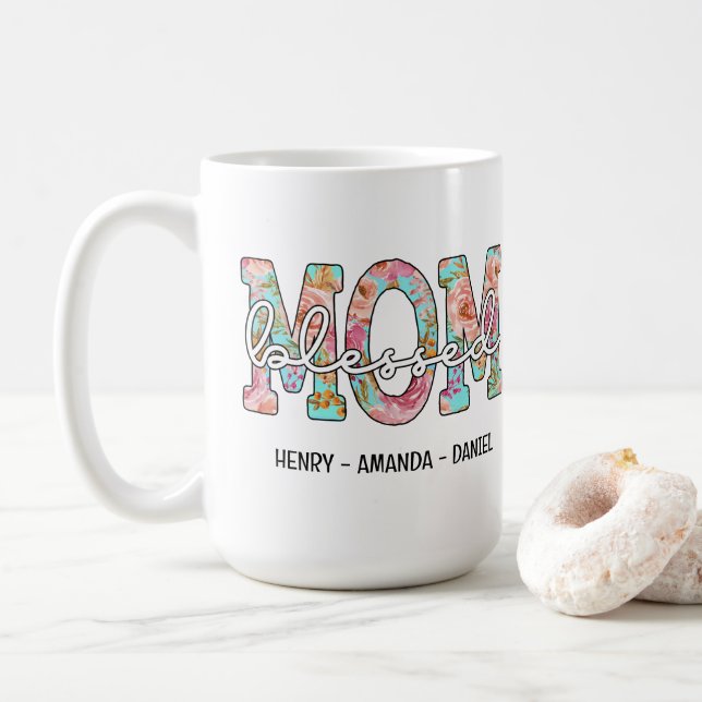 Taza De Café Nombre personalizado Floral Blessed Mom (Con donut)
