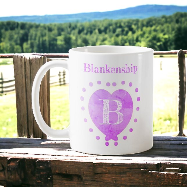 Taza De Café Nombre personalizado inicial Polka Dot Purple Hear (Enjoy your favorite beveage in a custom cup. )