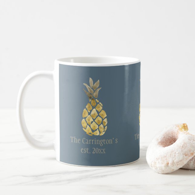 Taza De Café Nombre personalizado Pineapple Rustic Blue (Con donut)
