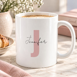 Taza De Café Nombre personalizado Rosa suave inicial letra eleg