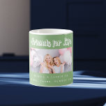Taza De Café Nombres de fotos verdes de los amigos<br><div class="desc">Un fondo verde sabio. Personalice y agregue su propia foto, selfie de su(s) mejor(s) amigo(s) sus nombres y lugar del evento. El texto: Amigos por la vida está escrito con un guión de estilo moderno. Perfecto como un regalo para usted o como regalo de cumpleaños o Navidades para sus amigos....</div>