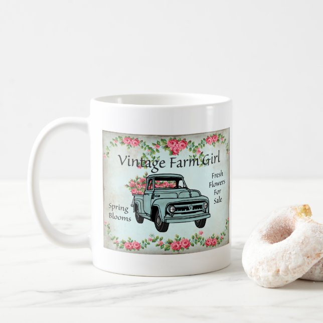 Taza de café nostálgica del país del chica de (Con donut)