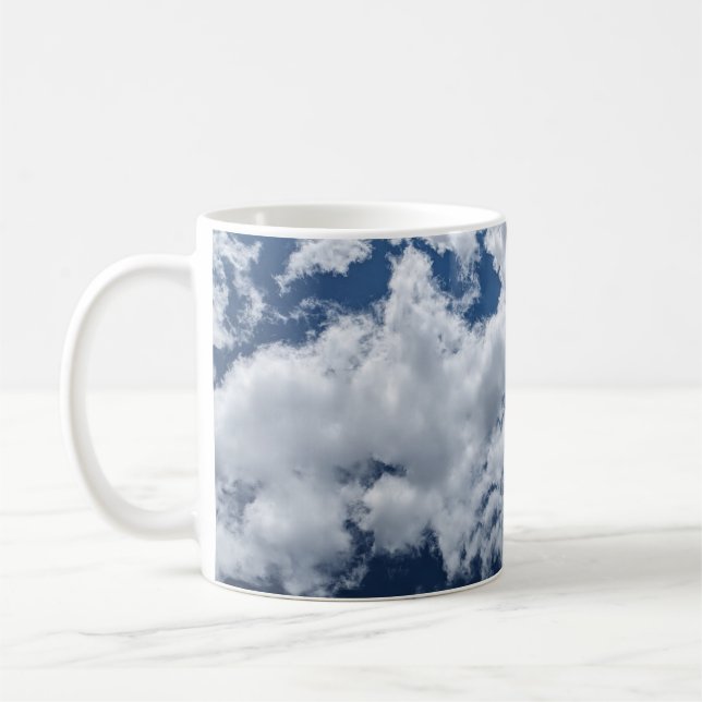 Taza De Café Nube blanca contra un cielo azul (Izquierda)