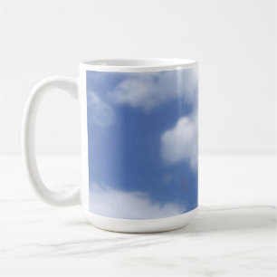 Taza De Café nubes en cielo azul