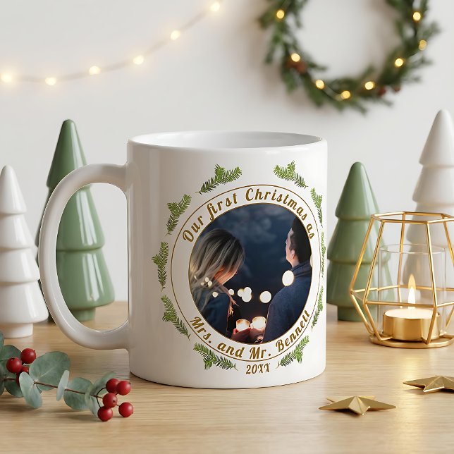 Taza De Café Nuestra primera Navidad como Sra. y Mr. Script Pho (Subido por el creador)
