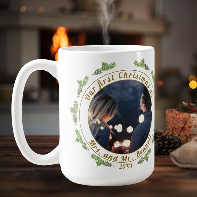 Taza De Café Nuestra primera Navidad como Sra. y Mr. Script Pho (Subido por el creador)