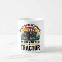 Nunca subestimes a un anciano con un tractor