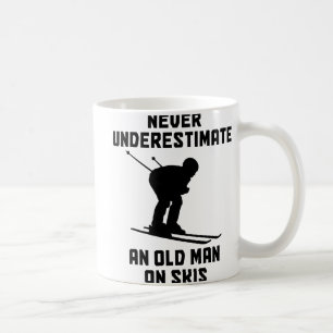 Taza De Café Nunca Subestimes a un Hombre Mayor en Esquís Diver