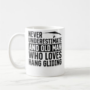 Taza De Café Nunca Subestimes a un Hombre Mayor que Ama el Ala