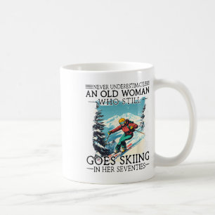 Taza De Café Nunca Subestimes a una Anciana que Todavía Va en E