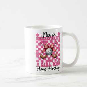Taza De Café Nunca Subestimes a una Chica que Juega Hockey Coqu