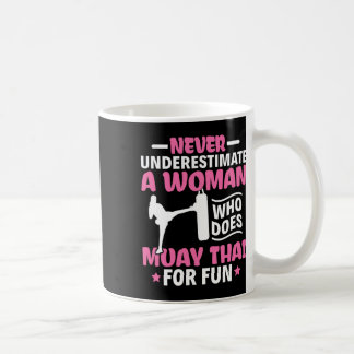 Taza De Café Nunca subestimes a una mujer tailandesa que boxea