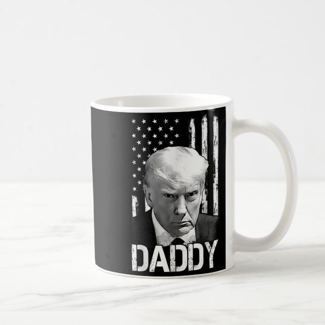 Taza De Café Official 2025 Trump Daddy _2  (Derecha)