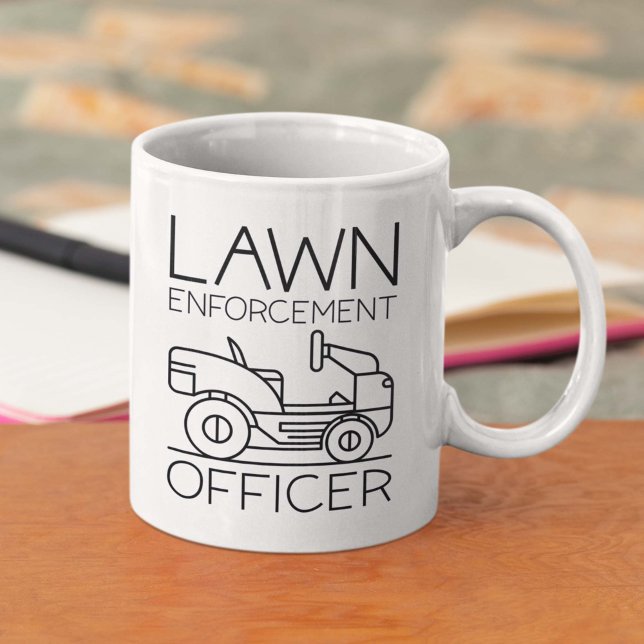 Taza De Café Oficial de aplicación de la ley (lawn enforcement officer mug grass mower)