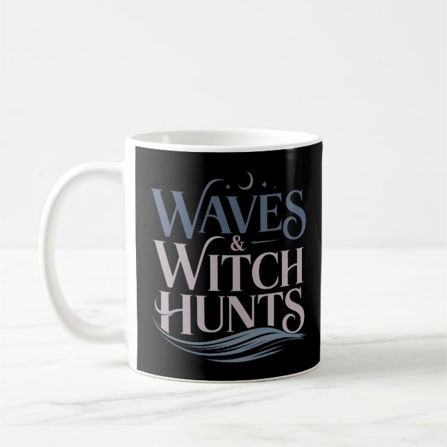 Taza De Café Olas y Cazas de Brujas Libros de Fantasía (Izquierda)