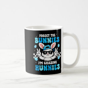 Taza De Café Olvidar a los conejitos persiguiendo a las chicas