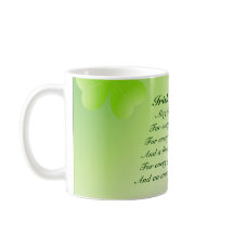 Oración irlandesa con Shamrock y Hearts Mug