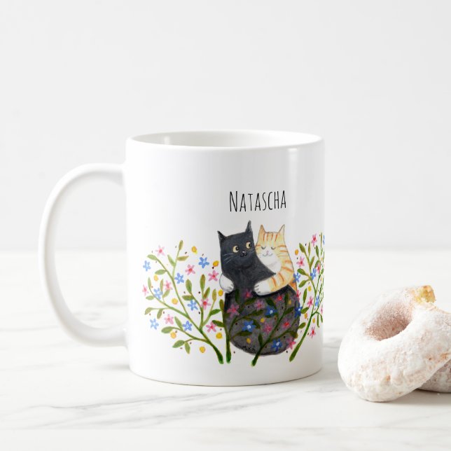 Taza De Café Orange tabby Cat and Black Cat in Flowers Custom (Con donut)