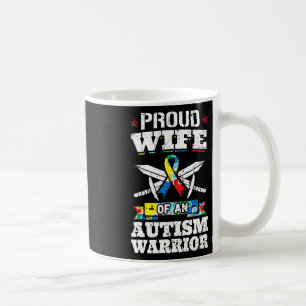 Taza De Café Orgullosa Esposa De Un Guerrero Del Autismo Concie
