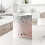 Taza De Café Oro Rosa - Monograma de Brillo Rosa y Plateado<br><div class="desc">Oro Rosa - Taza de Café o Tazón con Monograma de Nombre e Inicial de Brillo Rosa y Plateado con Efecto de Hoja Metálica y Metal Brillante. Esto hace el regalo perfecto para cumpleaños dulces 16, boda, fiesta de soltera, aniversario, baby shower o fiesta de despedida de soltera para alguien...</div>