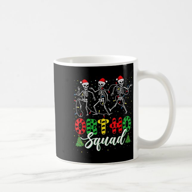 Taza De Café Ortho Squad Christmas Three Santa Skeletons Proud  (Derecha)