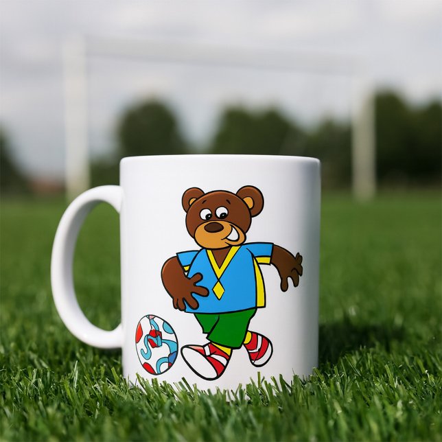 Taza De Café Oso de fútbol jugando al fútbol en equipo deportiv (Subido por el creador)
