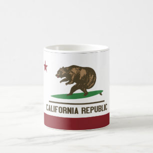 Taza De Café Oso que practica surf de California