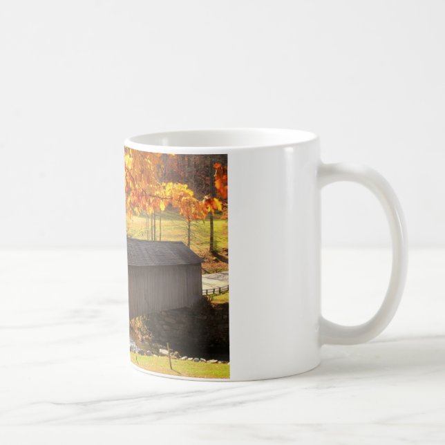 Taza De Café Otoño del puente cubierto de Guilford Vermont (Derecha)