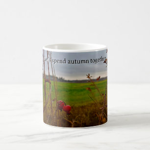 Taza De Café Otoño Tardío Malhumorado: Escaramujos Rojos y Camp