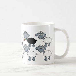Taza De Café Oveja Negra Rebaño Blanco Destacando en la Multitu
