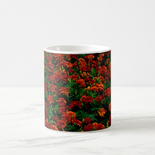 Taza De Café Paisaje de flores rojas naranja (Centro)