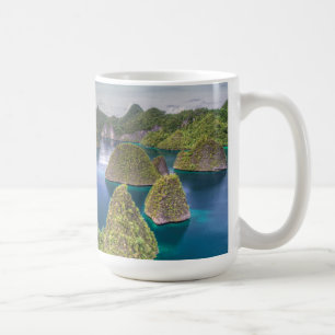 Taza De Café paisaje de la isla Wayag, Indonesia